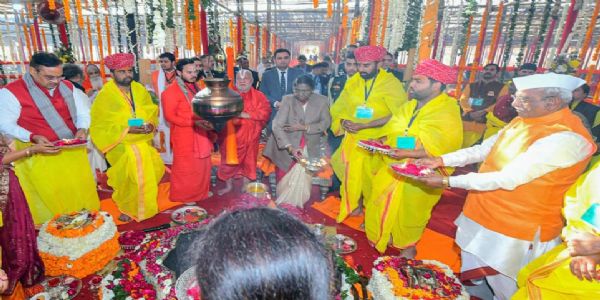 राष्ट्रपति के साथ रामकथा में सम्मिलित हुए राज्यपाल