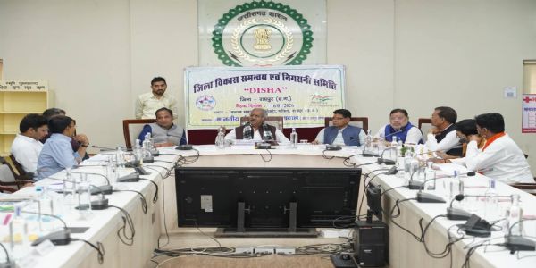 शहर के प्रमुख स्थानों पर खोले जाएं प्रधानमंत्री जन औषधि केंद्र : सांसद बृजमोहन अग्रवाल