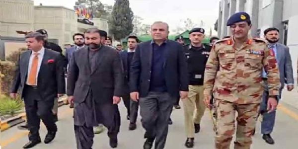 पाक गृहमंत्री, बलोच मुख्यमंत्री ने फ्रंटियर कोर के मुख्यालय का दौरा किया