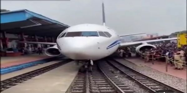 जबलपुरः एआई से रील में रेलवे स्टेशन पर प्लेन उतारने के वीडियो पर एयरपोर्ट अथॉरिटी के एक्शन के बाद पुलिस सक्रिय