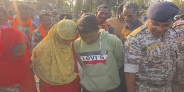 धर्मांतरित परिवार के शव दफन को लेकर चार दिनों से चल रहा तनाव, घर वापसी के साथ सुलझा