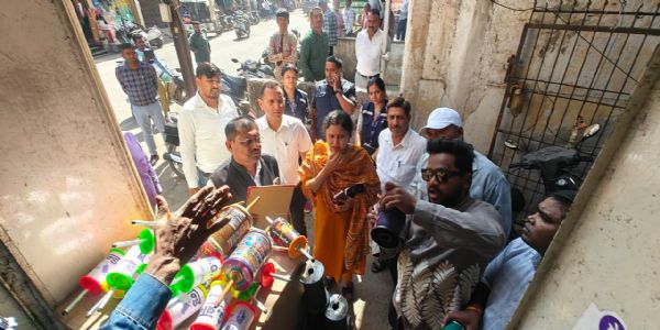 चाइनीज मांझा पर सख्त कार्रवाई, पतंग दुकानों का औचक निरीक्षण, 165 नग प्रतिबंधित चाइनीज मांझा जब्त