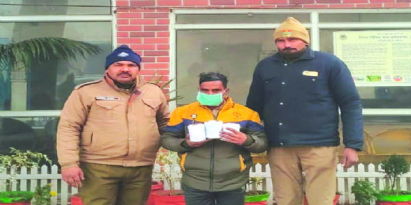 गोकशी करते हुए एक गिरफ्तार, अन्य फरार