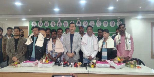 अंश–अंशिका को खोजने वाले युवाओं को सुदेश ने किया सम्मानित