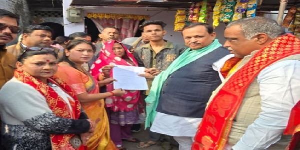 विशेष गहन पुनरीक्षण अभियान के तहत भाजपा कार्यकर्ताओं का घर-घर संपर्क अभियान