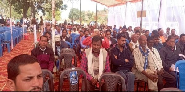 अनूपपुर: अदाणी पावर की प्रस्तावित रेलवे कॉरिडोर की जनसुनवाई पर ग्रमीणों ने बाहर रखने का लगाया आरोप