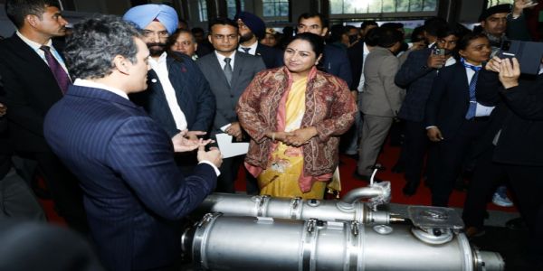 मुख्यमंत्री ने आईआईटी दिल्ली में किया ‘प्रदूषण के खिलाफ इनोवेटिव सॉल्यूशंस प्रदर्शनी’ का शुभारंभ