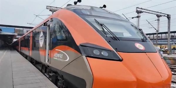 वंदे भारत स्लीपर ट्रेन पर पथराव काे लेकर आरपीएफ ने कालियाचक पुलिस को लिखा पत्र