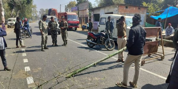 झारखंड बंद के दौरान कामडारा में दिखा व्यापक असर