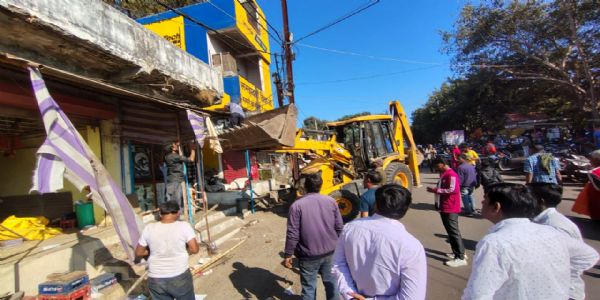 नगर निगम द्वारा बड़े स्तर पर चलाया अतिक्रमण हटाने अभियान