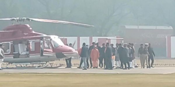 मुख्यमंत्री योगी आदित्यनाथ पहुंंचे वाराणसी,कालभैरव मंदिर में किया दर्शन पूजन
