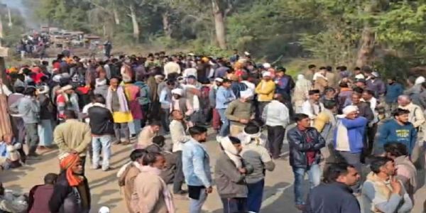 हादसे में युवक की मौत, परिजनों ने हाईवे जाम कर किया प्रदर्शन