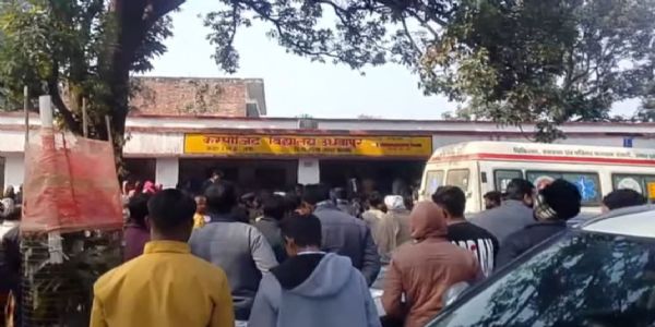 बाराबंकी के कंपोजिट विद्यालय परिसर में फांसी के फंदे से लटका मिला महिला शिक्षक का शव