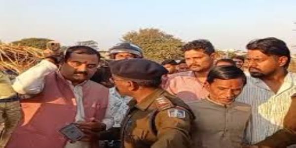 भोपाल: नारियलखेड़ा इलाके में मवेशी के अवशेष मिलने के बाद हंगामा, हिंदू संगठनों का प्रदर्शन, आरोपियों की गिरफ्तारी की मांग