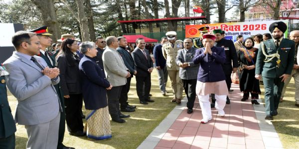 शिमला में मनाया सेना दिवस, राज्यपाल ने सेना के साहस और बलिदान को किया नमन
