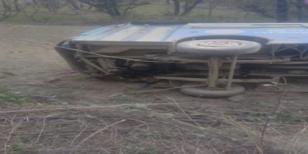 मंडी के हवाणी में एचआरटीसी की बस दुर्घटनाग्रस्त, 15 लोग घायल