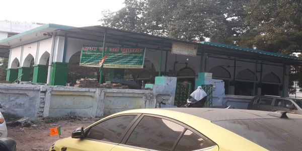 केजीएमयू के परिसर से हटेंगी अवैध मजारें