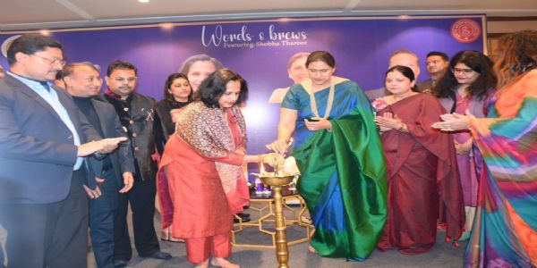 भाषा को समझना और महसूस करना दोंनों में बडी बात है : थरूर