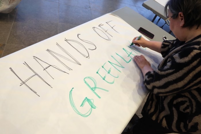 ग्रीनलैंड पर ट्रंप के बयानों के खिलाफ डेनमार्क और नूक में हजारों लोग सड़कों पर उतरे