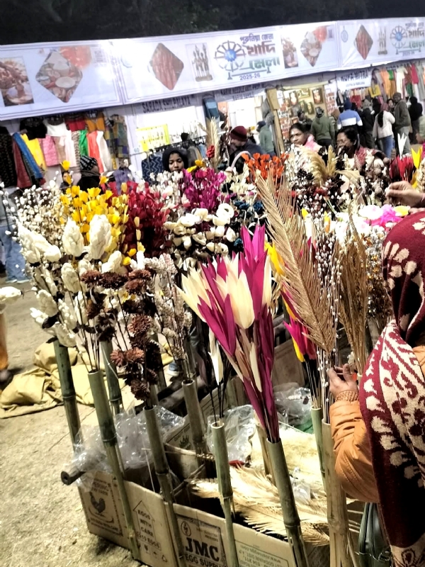 पुरुलिया में चल रहे खादी मेले का विशेष छवि पुरुलिया में चल रहे खादी मेले का विशेष छवि