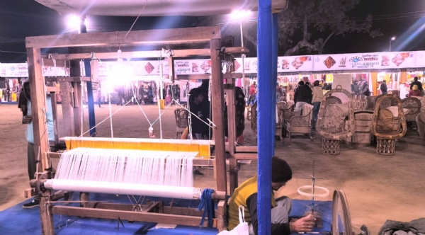 पुरुलिया में चल रहे खादी मेले का विशेष छवि पुरुलिया में चल रहे खादी मेले का विशेष छवि