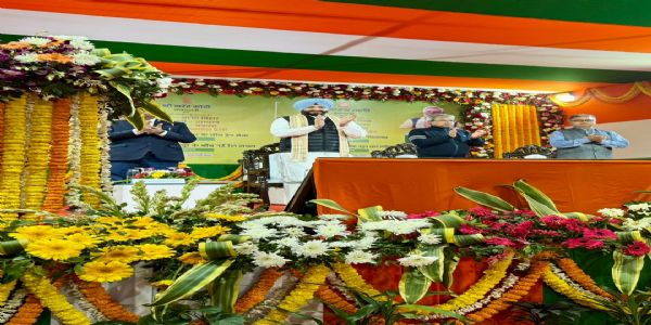 संतरागाछी  में अमृत भारत ट्रेन की शुरुवात के मौके पर रेल राज्य मंत्री रवनीत सिंह