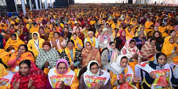 शताब्दी समारोह में श्रद्धालु गण