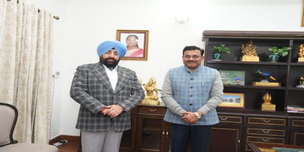 राज्यपाल से मुख्य सचिव की शिष्टाचार भेंट, समसामयिक विषयों पर हुई चर्चा