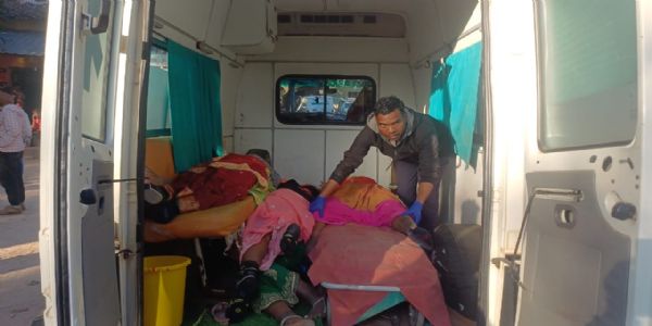 लातेहार में आरक्षित बस दुर्घटनाग्रस्त, पांच लोगों की मौत और 25 से अधिक के घायल होने की खबर