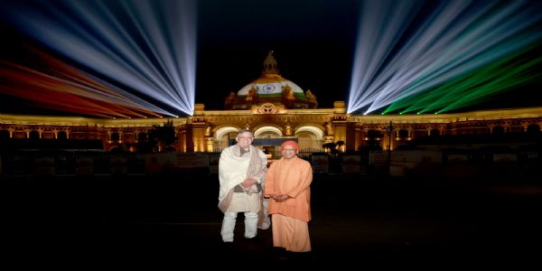 सीएम योगी ने विधान भवन के गुंबद पर प्रदेश की गौरवगाथा दर्शाने वाले ध्वनि एवं प्रकाश कार्यक्रम का किया शुभारंभ