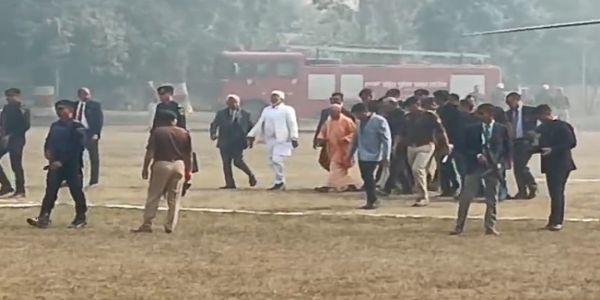 उप्र के कैबिनेट मंत्री राकेश सचान की बेटी के विवाह में कानपुर पहुंचे सीएम योगी , कई बडे़ नेता भी आए