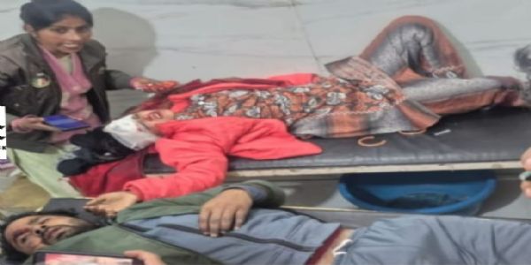 ट्रक की चपेट में आने से तीन साल के बच्चे की मौत, माता-पिता हुए गंभीर घायल