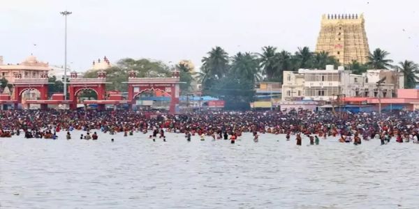 थाई अमावस्या पर पितरों के लिए तर्पण लिए रामेश्वरम में उमड़े श्रद्धालु