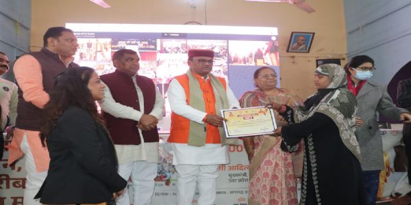 प्रतापगढ़ में 7214 शहरी गरीब परिवारों को मिले पक्के घर