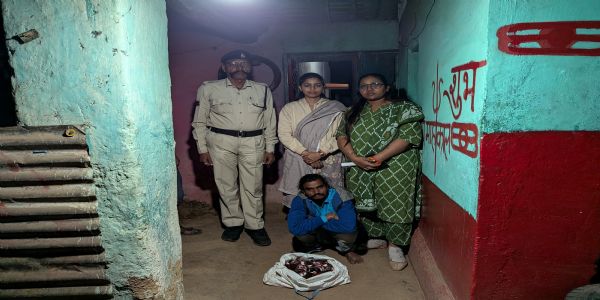 अवैध मदिरा के खिलाफ अभियान, दो आरोपित गिरफ्तार