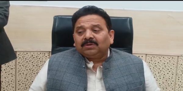 मंदिर न जाने वाले ही धर्म पर राजनीति कर रहे : रवीन्द्र जायसवाल