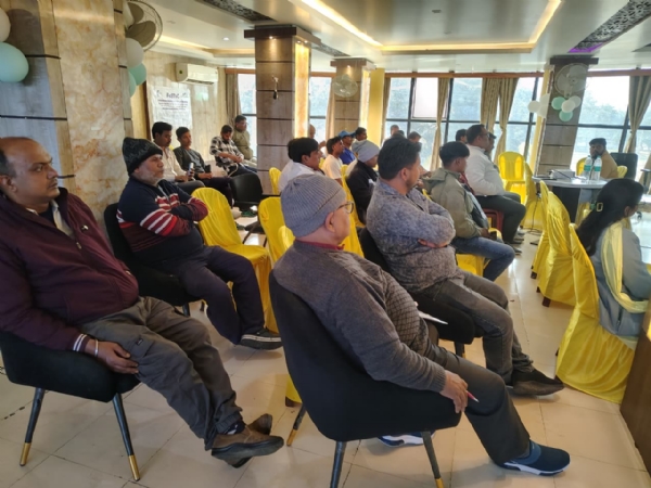 ट्रेनिंग में शामिल लोग