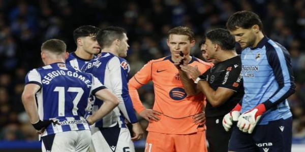 टेबल टॉपर बार्सिलोना की टीम