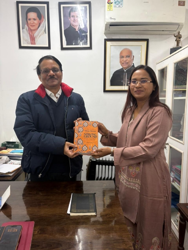 मुलाकात करती कृषि मंत्री शिल्पी तिर्की सहित अन्य