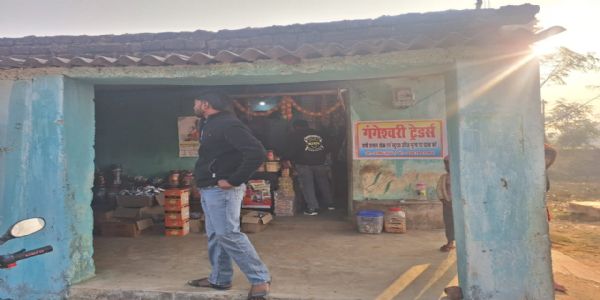 रामानुजगंज में चोरों का आतंक: वार्ड क्रमांक तीन में एक ही रात दो स्थानों पर चोरी