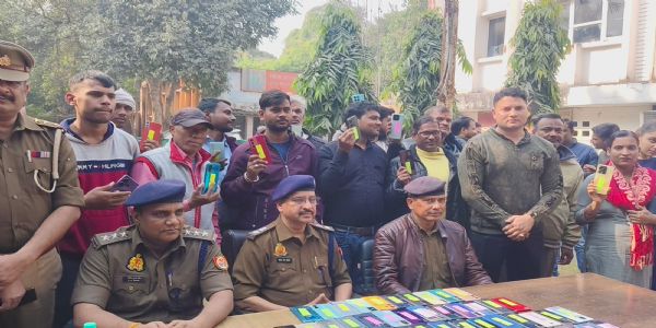 पुलिस ने 75 गुम मोबाइल किये बरामद, 22 लाख से अधिक की रिकवरी