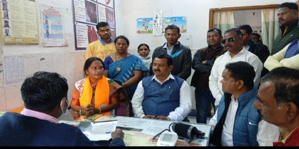 जगन्नाथपुर सीएचसी की बदहाल व्यवस्था पर गीता ने की सुधार की मांग