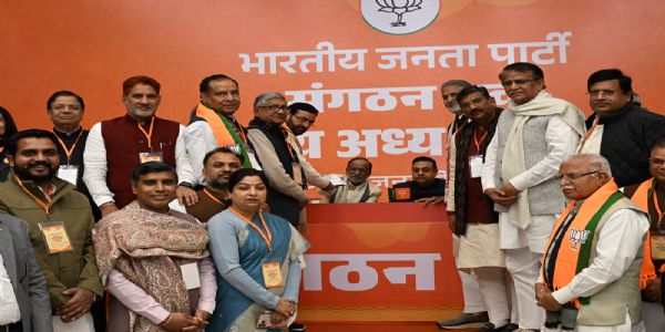 हरियाणा के मुख्यमंत्री समेत बीस नेता बने भाजपा अध्यक्ष के प्रस्तावक