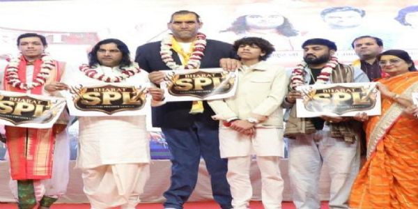 देवकीनंदन महाराज ने सनातन प्रीमियर लीग का लोगो और पोस्टर किया लॉन्च