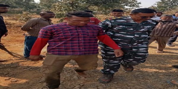 पुलिस बनकर लूट की कोशिश, दो युवक गिरफ्तार