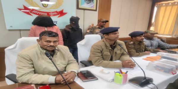 फायरिंग की कोशिश में राहुल दुबे गिरोह के दो सदस्य गिरफ्तार, एके-47 रायफल सहित अन्‍य चीजें बरामद