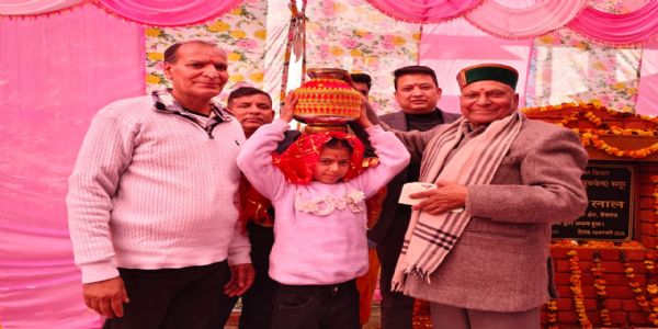 विधायक किशोरी लाल ने किया ट्यूबवेल का लोकार्पण