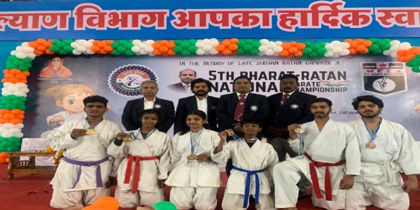 राजगढ़ःराष्ट्रीय कराटे चैंपियनशिप में जिले के चार खिलाड़ियों ने स्वर्ण व दो ने जीता कांस्य पदक