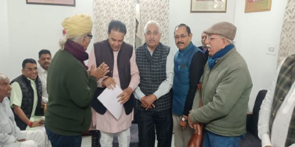 जेएनवीयू : पेंशनर्स को कोषालय से पेंशन दिलाने की मांग