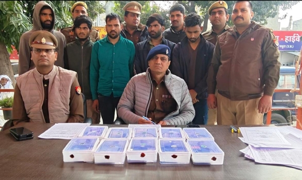 पुलिस कस्टडी में आराेपित